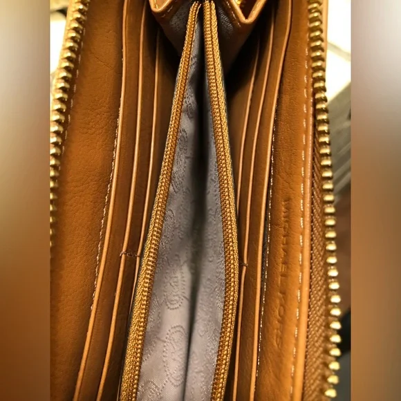 2 - Piece - Micheal Kors - Signature Jacquard North South Tote and Wallet - Picture 15 of 16